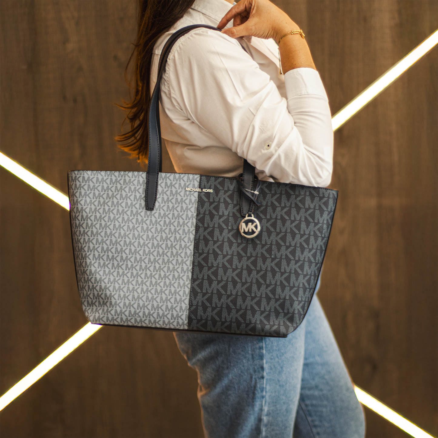 Michael Kors Tote Jet Set Travel - monograma bicolor