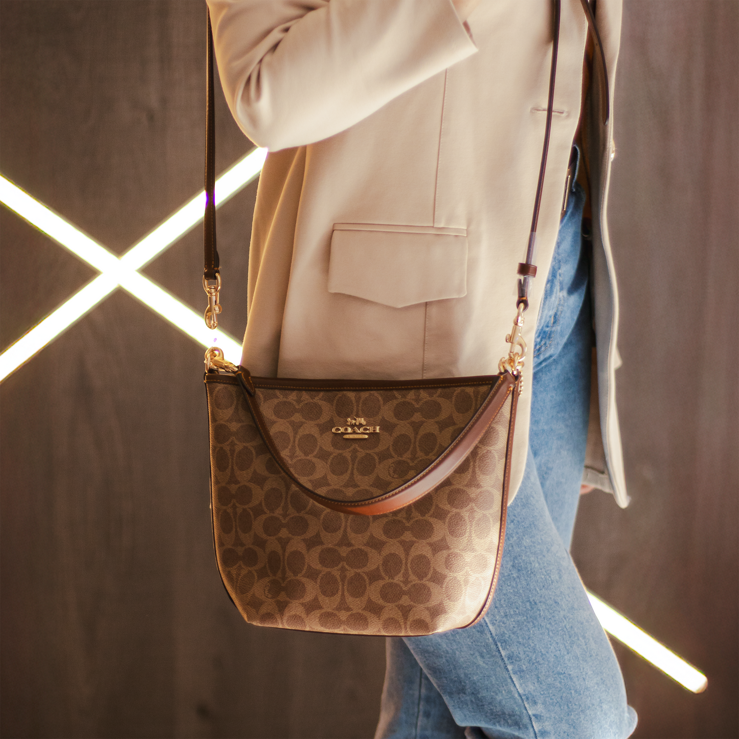 Coach Signature Bucket Bag - Caramel